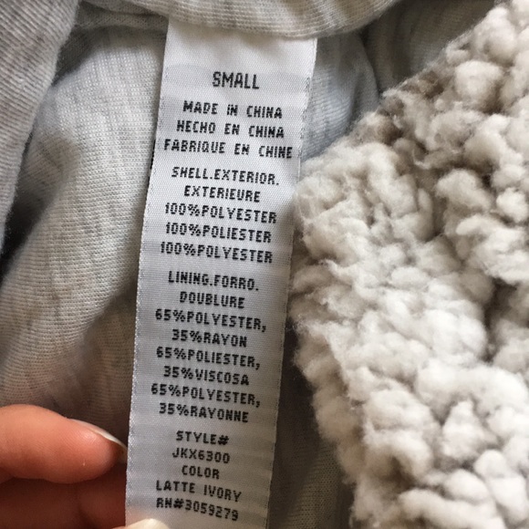 Sherpa Pullover - Picture 8 of 8